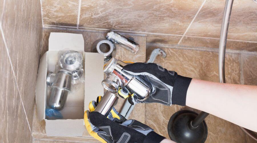 Professional gutter cleaning in Wellsville, MO